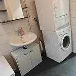 Iam 100 Qm 7 Betten ,schlafcouch, Mit Balkon, Kueche, 3 Schlafzimer, 2 Badezimmer Apartament