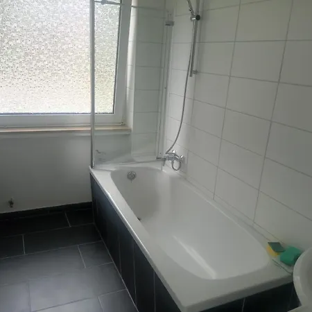 דירה Iam 100 Qm 7 Betten ,schlafcouch, Mit Balkon, Kueche, 3 Schlafzimer, 2 Badezimmer פלטנברג