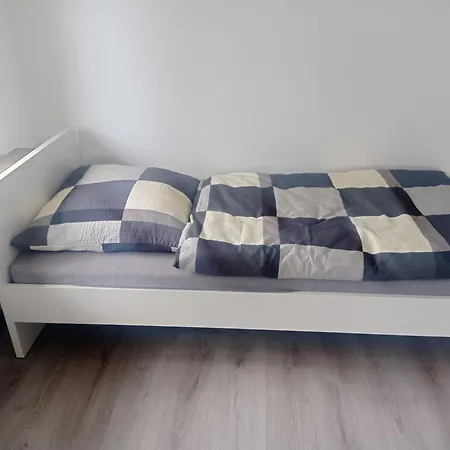 דירה Iam 100 Qm 7 Betten ,schlafcouch, Mit Balkon, Kueche, 3 Schlafzimer, 2 Badezimmer *
