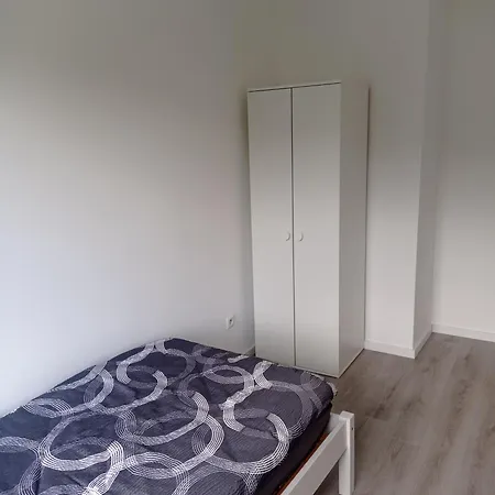 Iam 100 Qm 7 Betten ,schlafcouch, Mit Balkon, Kueche, 3 Schlafzimer, 2 Badezimmer דירה