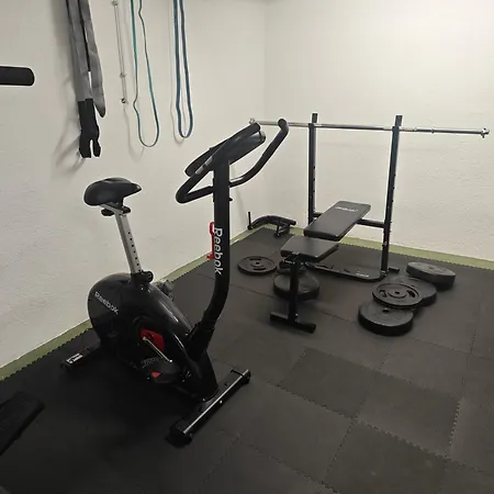 דירה Iam 100 Qm 7 Betten ,schlafcouch, Mit Balkon, Kueche, 3 Schlafzimer, 2 Badezimmer