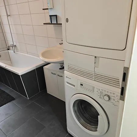 דירה Iam 100 Qm 7 Betten ,schlafcouch, Mit Balkon, Kueche, 3 Schlafzimer, 2 Badezimmer פלטנברג