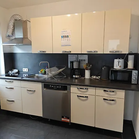 Iam 100 Qm 7 Betten ,schlafcouch, Mit Balkon, Kueche, 3 Schlafzimer, 2 Badezimmer * פלטנברג