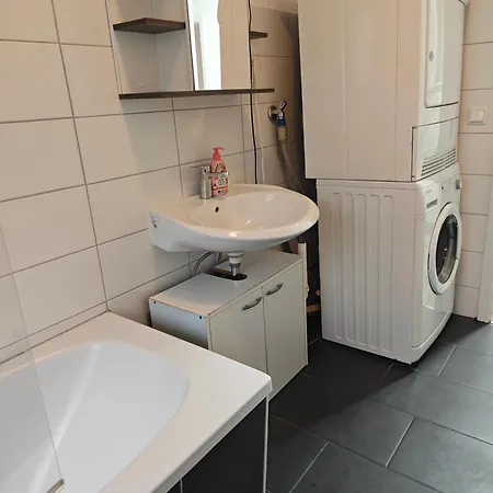 Iam 100 Qm 7 Betten ,schlafcouch, Mit Balkon, Kueche, 3 Schlafzimer, 2 Badezimmer *