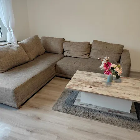 דירה Iam 100 Qm 7 Betten ,schlafcouch, Mit Balkon, Kueche, 3 Schlafzimer, 2 Badezimmer