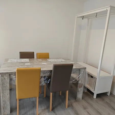 Iam 100 Qm 7 Betten ,schlafcouch, Mit Balkon, Kueche, 3 Schlafzimer, 2 Badezimmer דירה פלטנברג