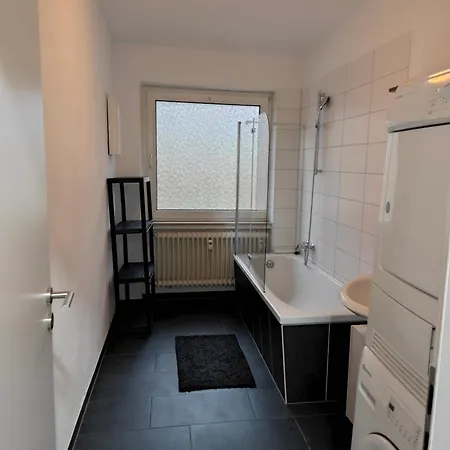 Iam 100 Qm 7 Betten ,schlafcouch, Mit Balkon, Kueche, 3 Schlafzimer, 2 Badezimmer * פלטנברג