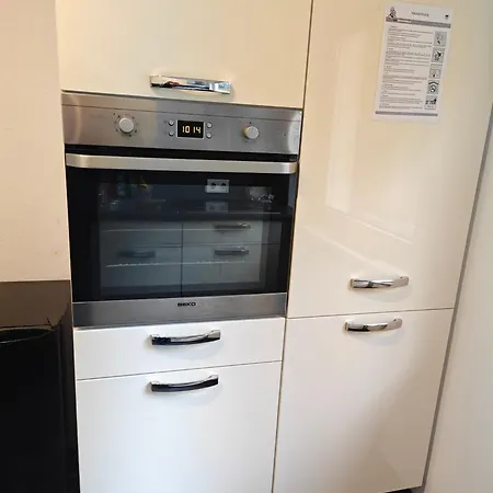 Iam 100 Qm 7 Betten ,schlafcouch, Mit Balkon, Kueche, 3 Schlafzimer, 2 Badezimmer