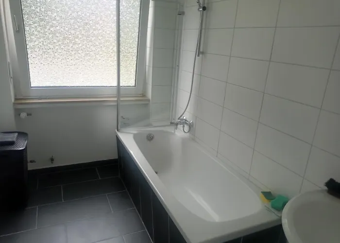 Lejlighed Iam 100 Qm 7 Betten ,schlafcouch, Mit Balkon, Kueche, 3 Schlafzimer, 2 Badezimmer Plettenberg
