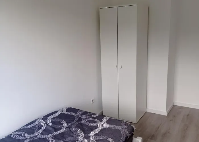 Iam 100 Qm 7 Betten ,schlafcouch, Mit Balkon, Kueche, 3 Schlafzimer, 2 Badezimmer Lejlighed