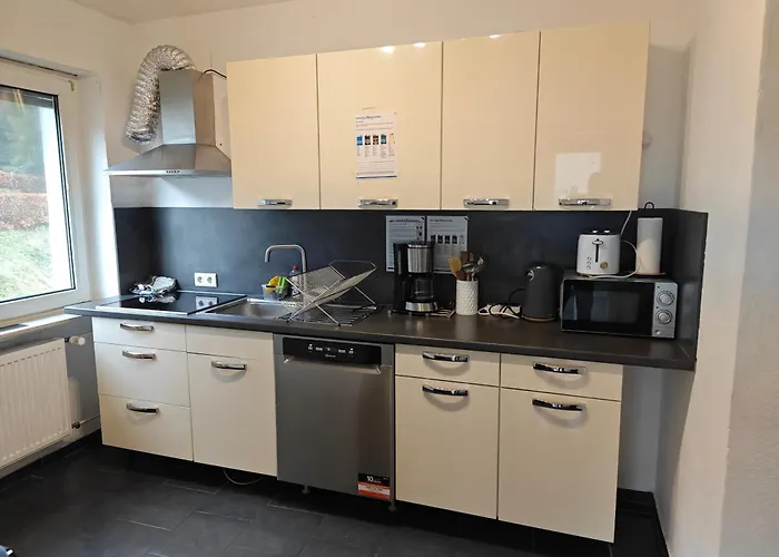 Iam 100 Qm 7 Betten ,schlafcouch, Mit Balkon, Kueche, 3 Schlafzimer, 2 Badezimmer * Plettenberg