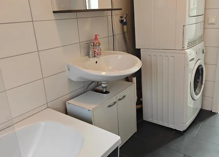 Iam 100 Qm 7 Betten ,schlafcouch, Mit Balkon, Kueche, 3 Schlafzimer, 2 Badezimmer *