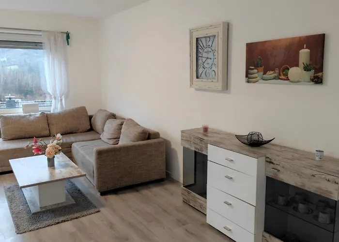 Iam 100 Qm 7 Betten ,schlafcouch, Mit Balkon, Kueche, 3 Schlafzimer, 2 Badezimmer *