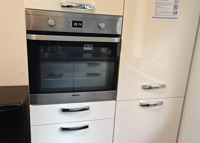 Iam 100 Qm 7 Betten ,schlafcouch, Mit Balkon, Kueche, 3 Schlafzimer, 2 Badezimmer